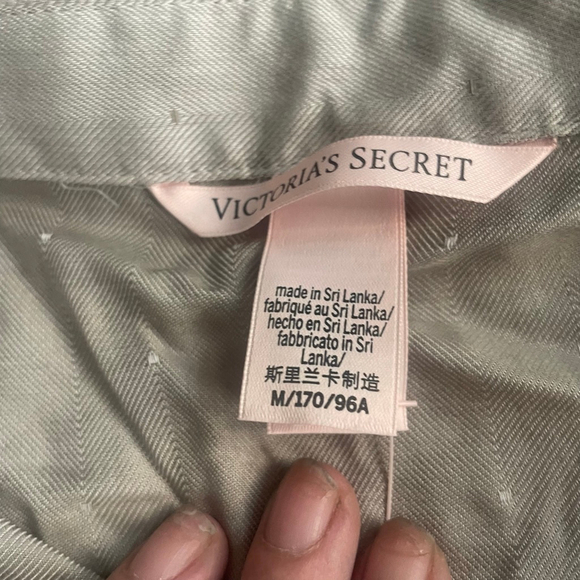 Victoria's Secret womens Grey Dot Flannel Nightshirt size medium - Picture 7 of 12